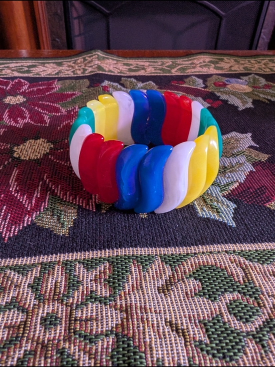 Avon Jewelry - Vintage 80s Avon Summer Brights Lucite Stretch Bracelet Colorful